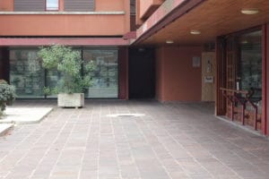 Segui le indicazioni sottostanti per raggiungerci con facilità